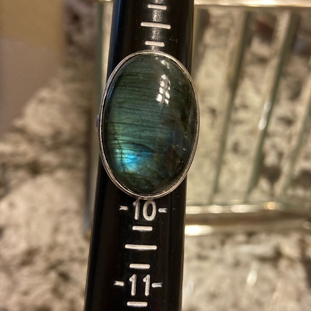 Oval Shaped Labradorite Solitaire Ring - Blue Flash - Picture 5 of 5